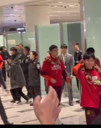kaiyun.com-U23国足众将已归国，王钰栋等球员因与俱乐部会合而未现身机场出口