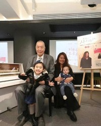开云-87岁刘诗昆：住美国600平豪宅，和三婚妻子儿女双全，享天伦之乐